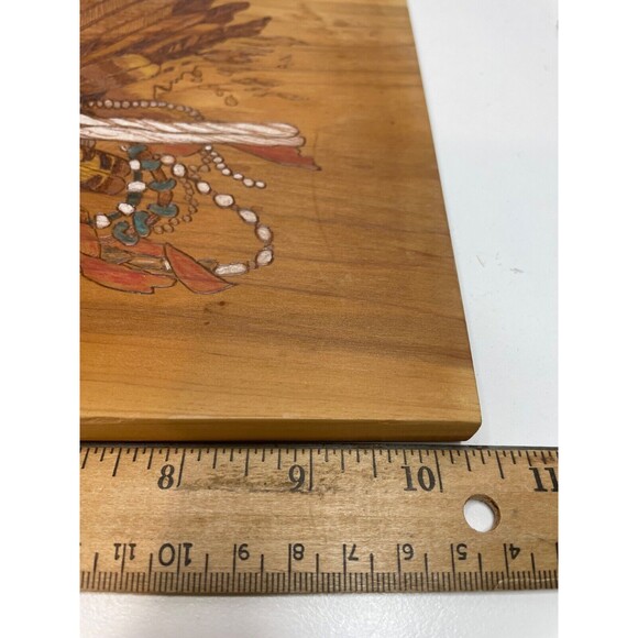 VINTAGE HAND PAINTED Indian Chief Carving on wood WALL PLAQUE 1982 - Picture 6 of 7